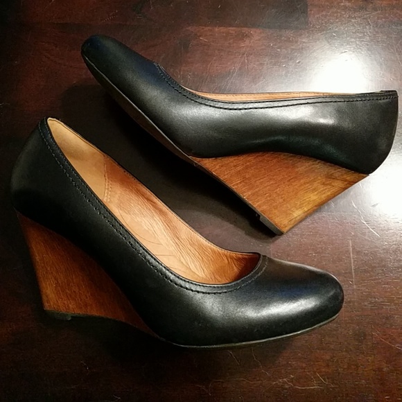 clarks black wedge pumps
